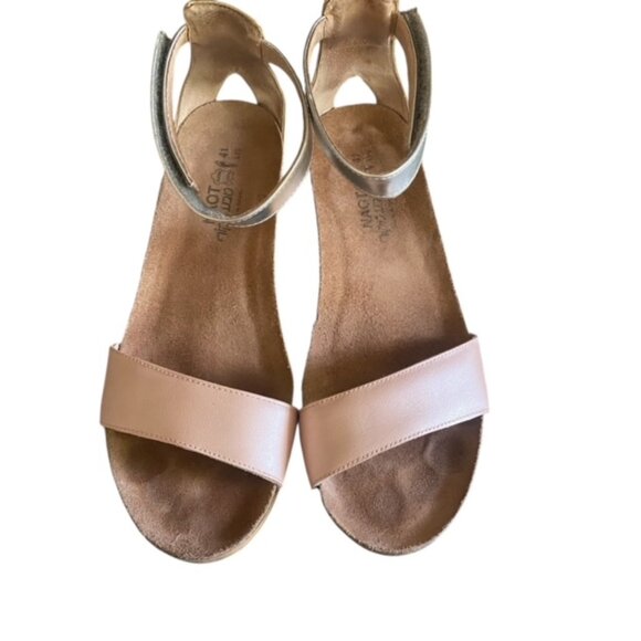 Naot Pixie Wedge Sandal in Pink/Silver Combo 41 - Picture 2 of 6